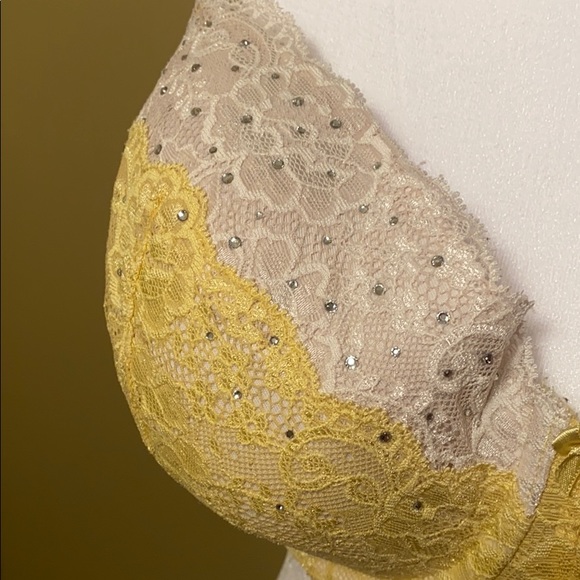 Victoria’s Secret Dream Angels Lined Demi Bra - Picture 3 of 6